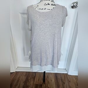 Pebble and Stone Light Gray Tunic Top Size L